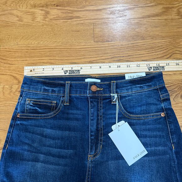 Sneak Peek High Rise Rolled Hem Denim Shorts Medium - Picture 7 of 7